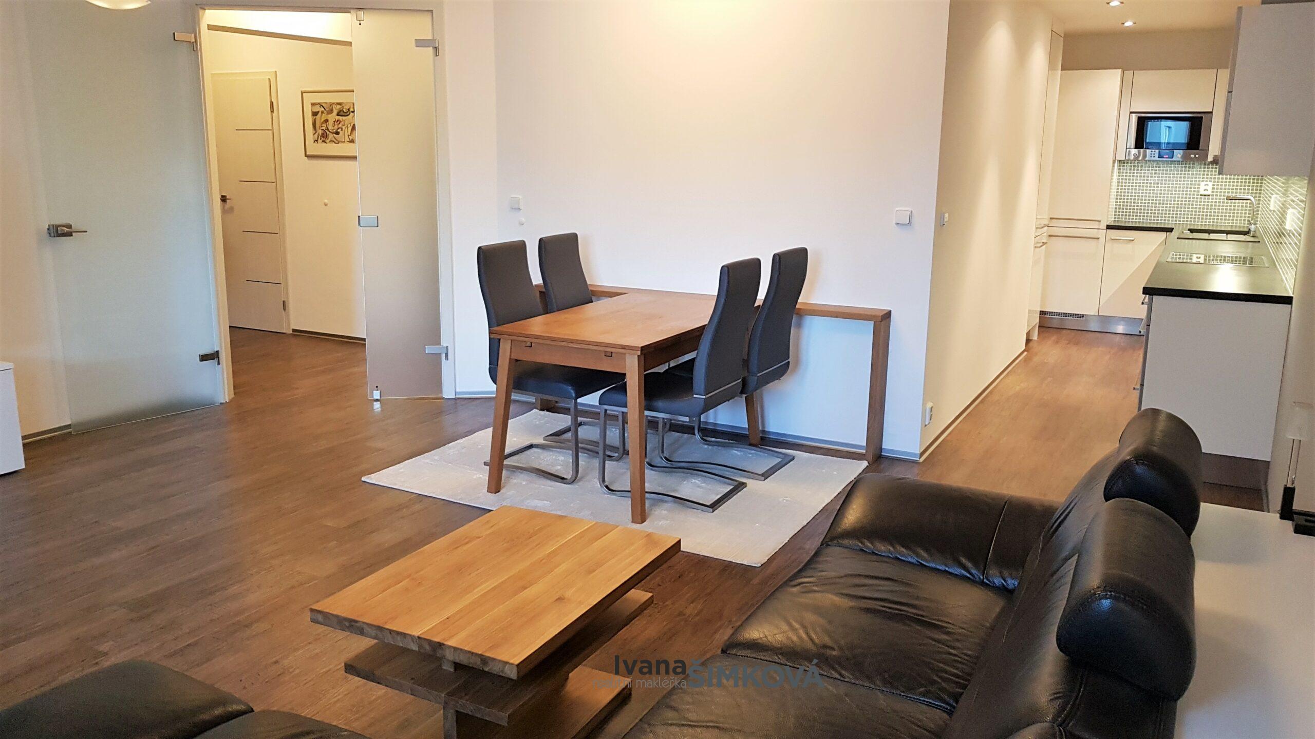 Pronájem světlého bytu po rekonstrukci 2+kk, ulice Římská, Praha 2 – Vinohrady