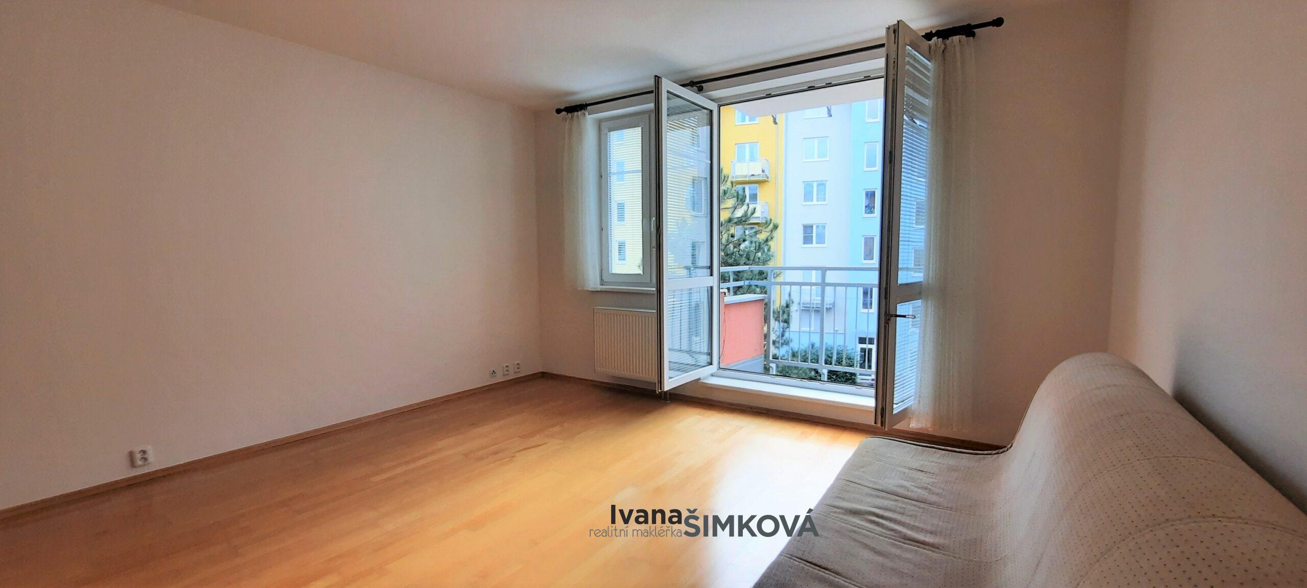 ( Rezervováno ) Pronájem světlého bytu 3+kk s balkonem 81 m2 + GS, ulice Merhoutova, Praha 4 – Kunratice