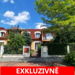 ( Prodáno ) Prodej světlého bytu 2+kk s terasou a vlastní zahradou a komorou Vestec, Praha - západ